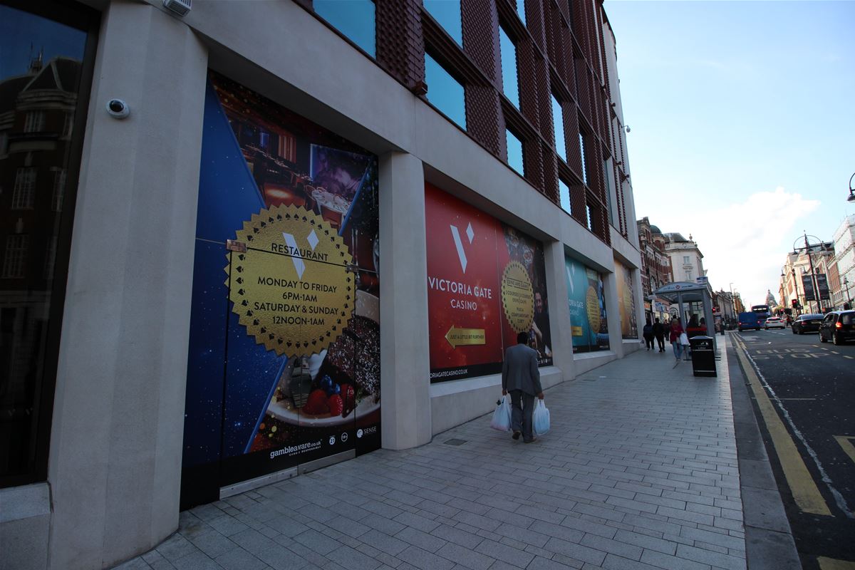 GRAPHICS & SIGNAGE
